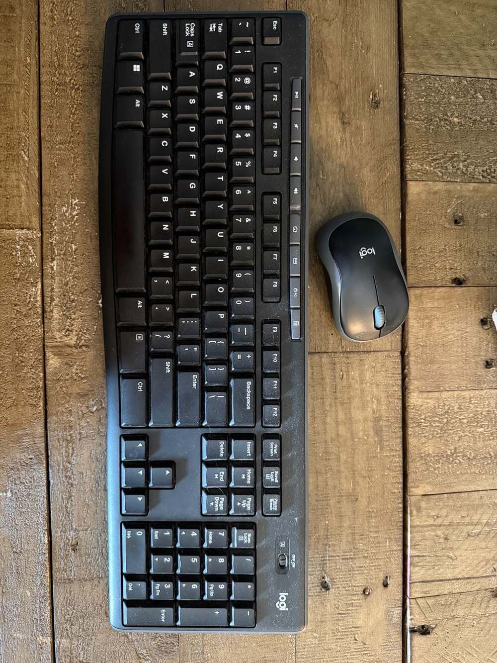 Logitech MK270 Wireless Keyboard and Mouse Combo